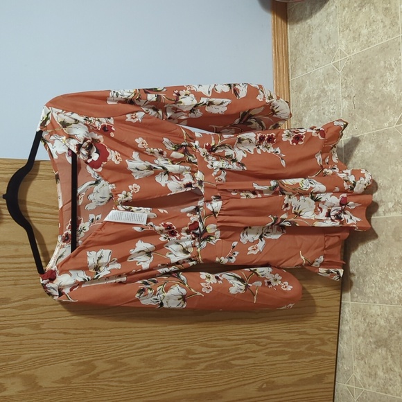 Romper - Picture 2 of 5